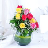 blissful-mixed-roses-glass-vase-arrangement_4.jpg