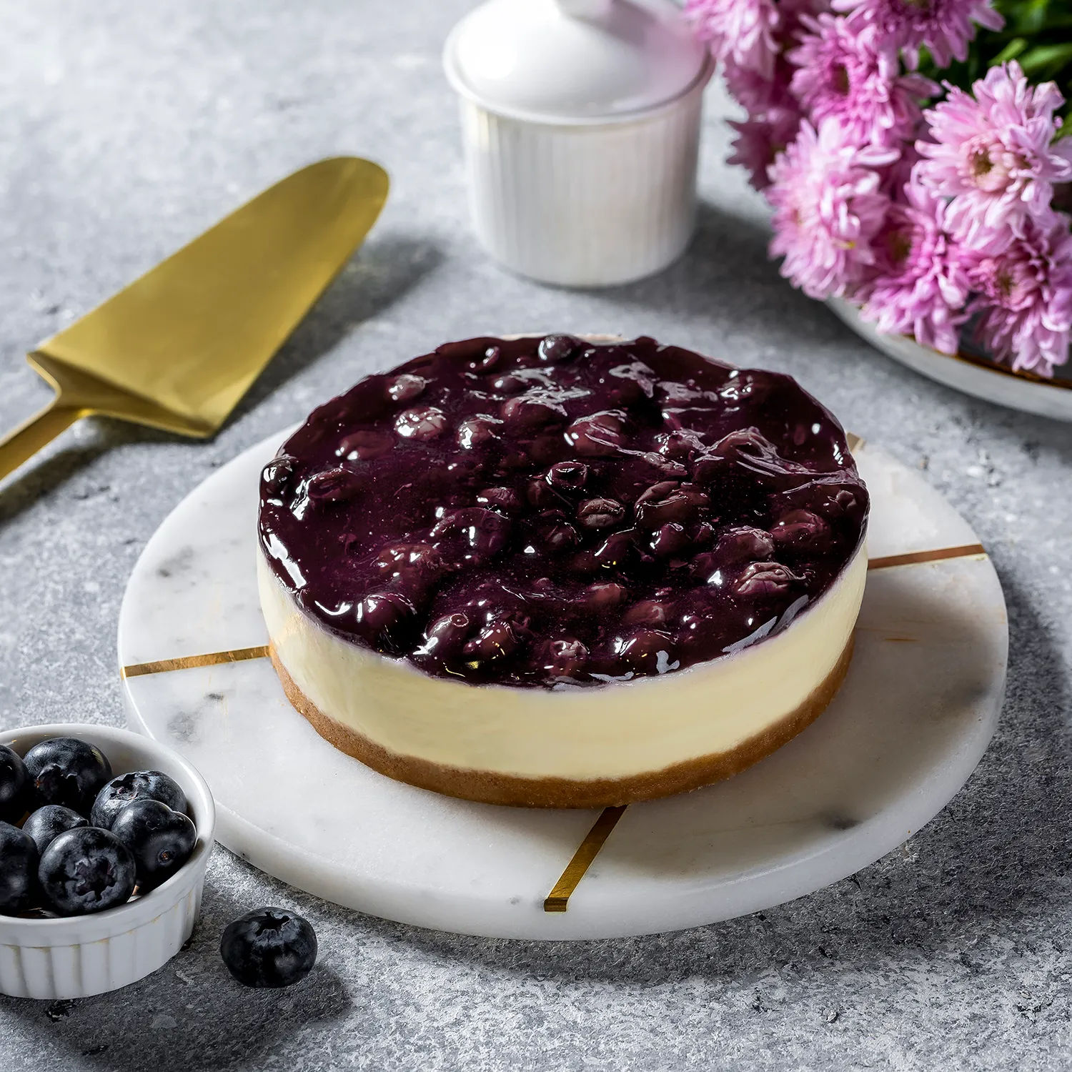 blueberry-cheesecake-with-live-guitarist-surprise_2.jpg