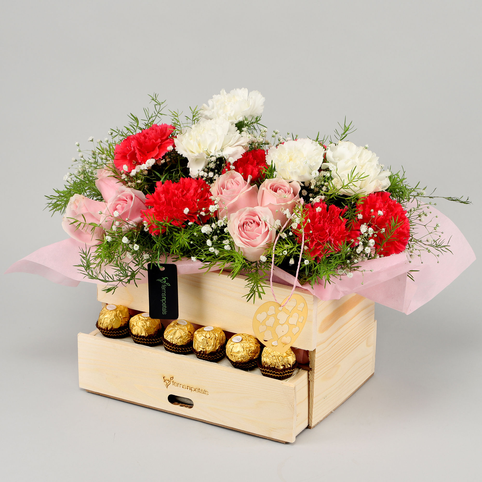 classic-mix-of-roses-carnations-basket_3.jpg