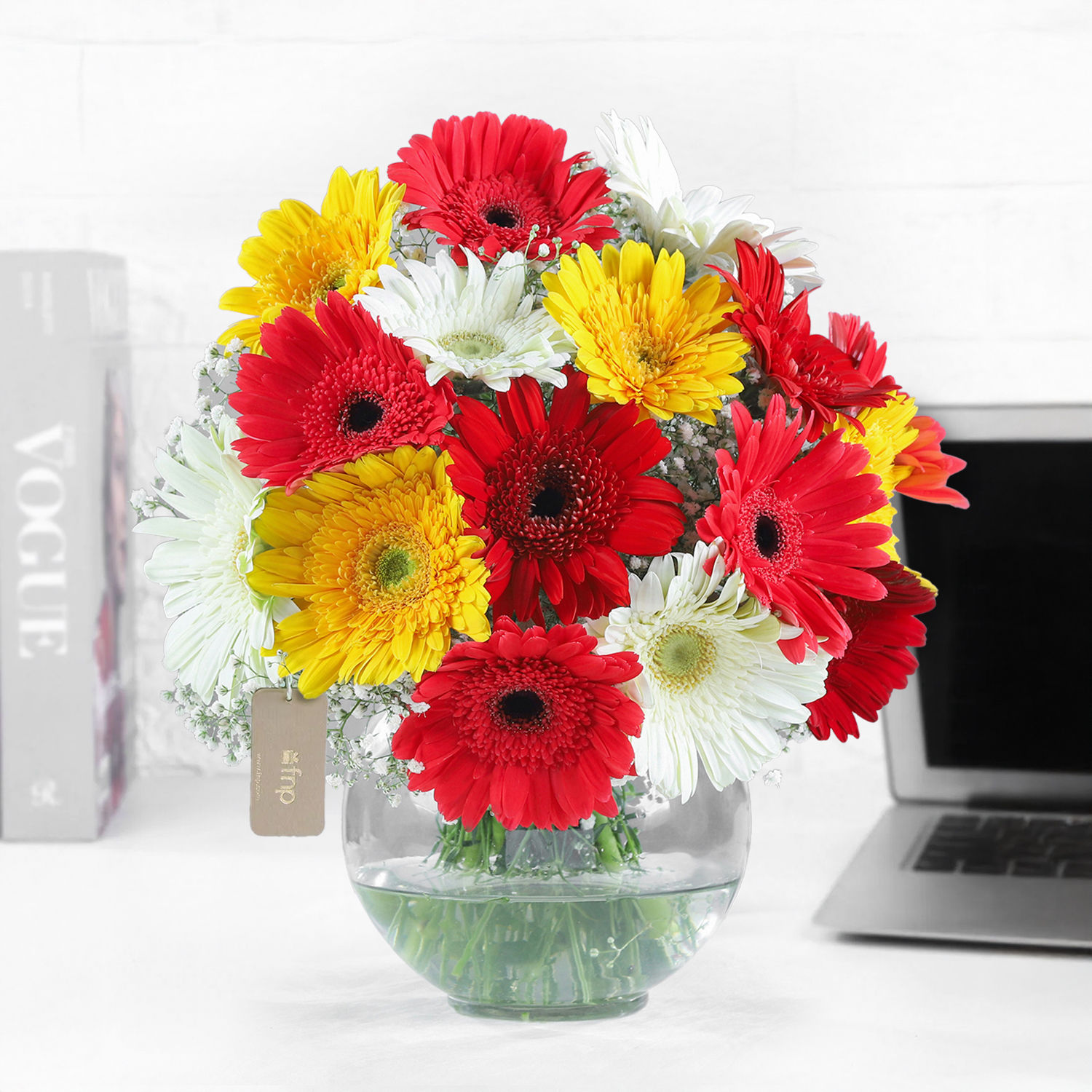 classy-mix-of-gerbera-blossoms_2.jpg