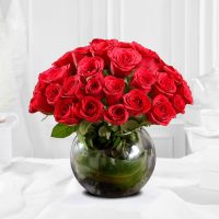 extravagant-40-red-roses-arrangement_1.jpg
