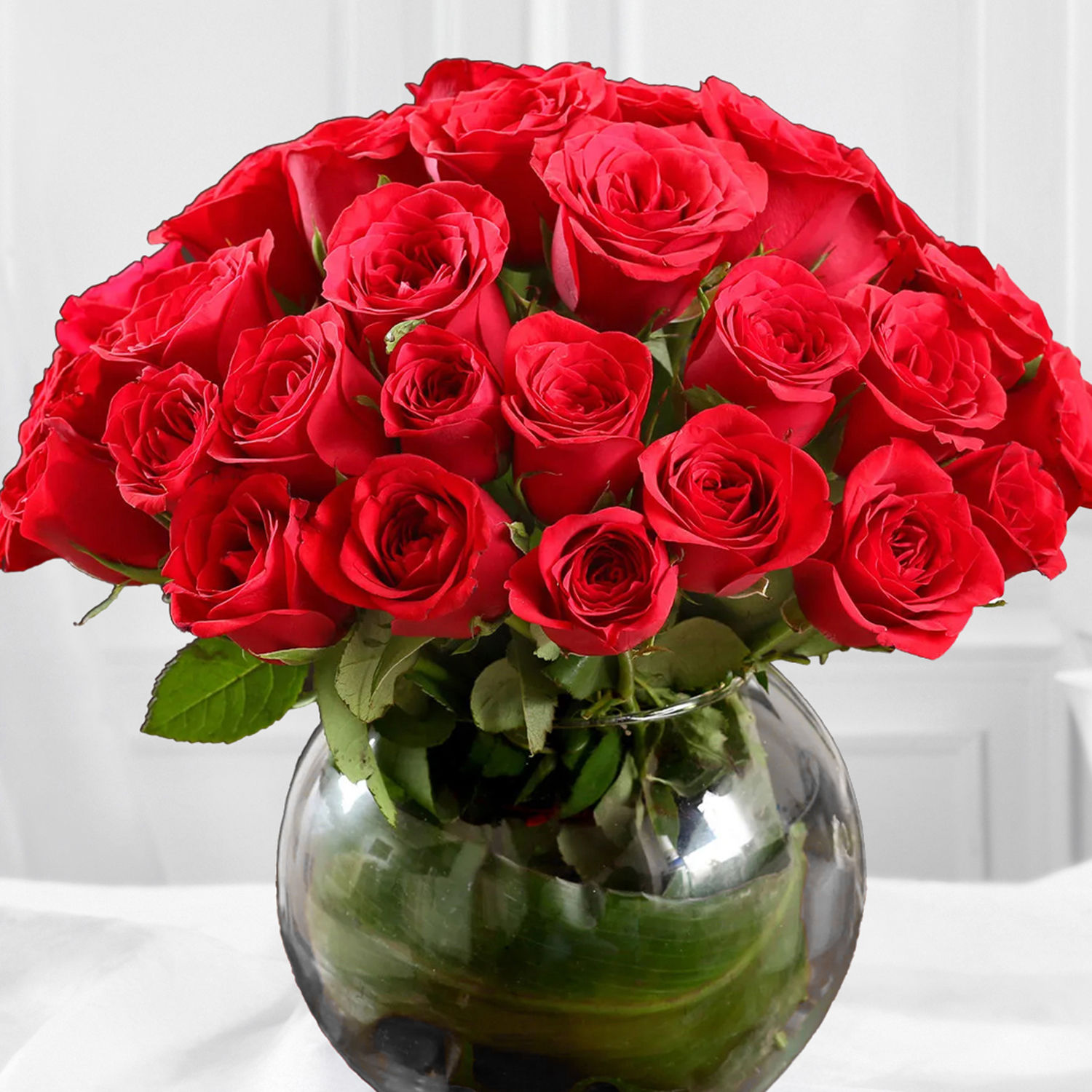 extravagant-40-red-roses-arrangement_2.jpg