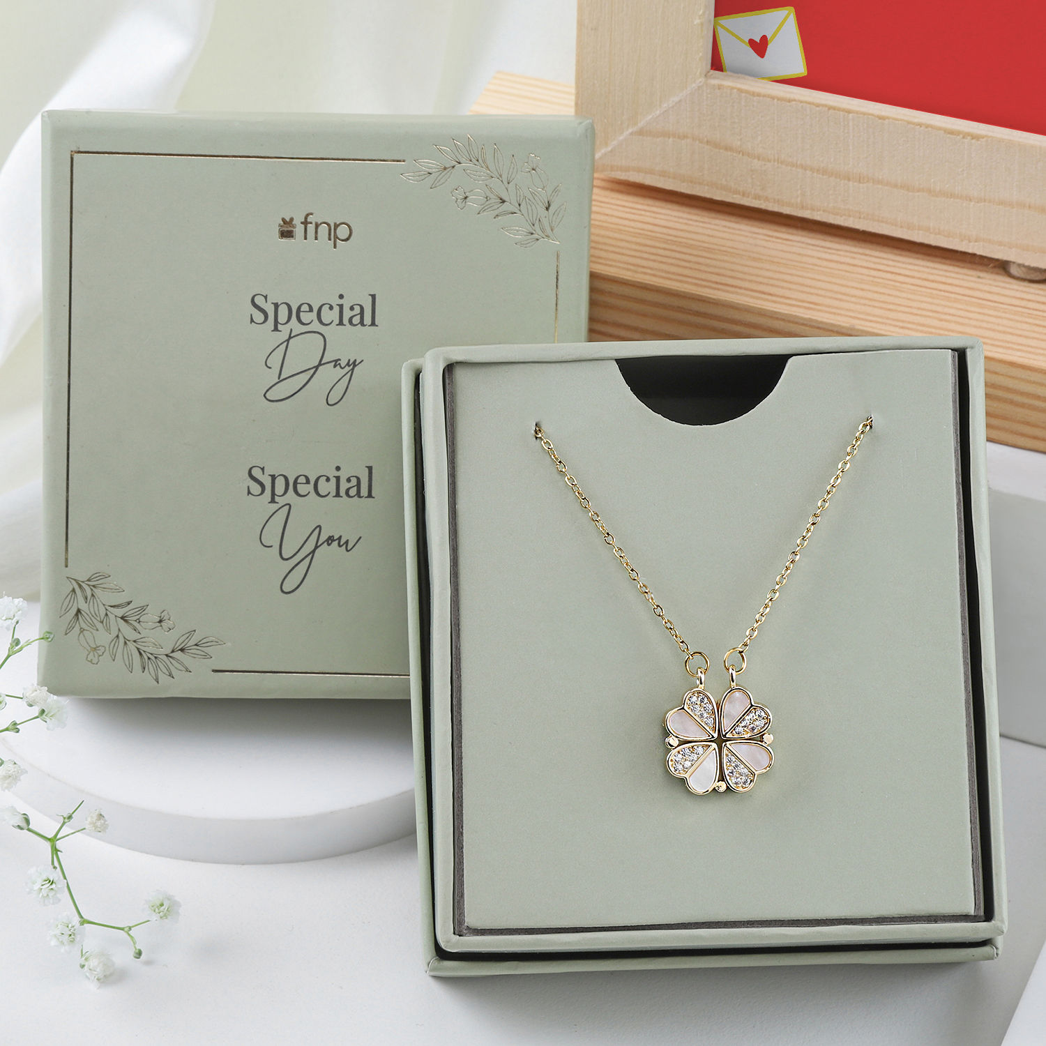 frame-pendant-n-blooming-love_3.jpg