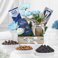 gift-tray-with-sweets-flowers-n-plant_1.jpg