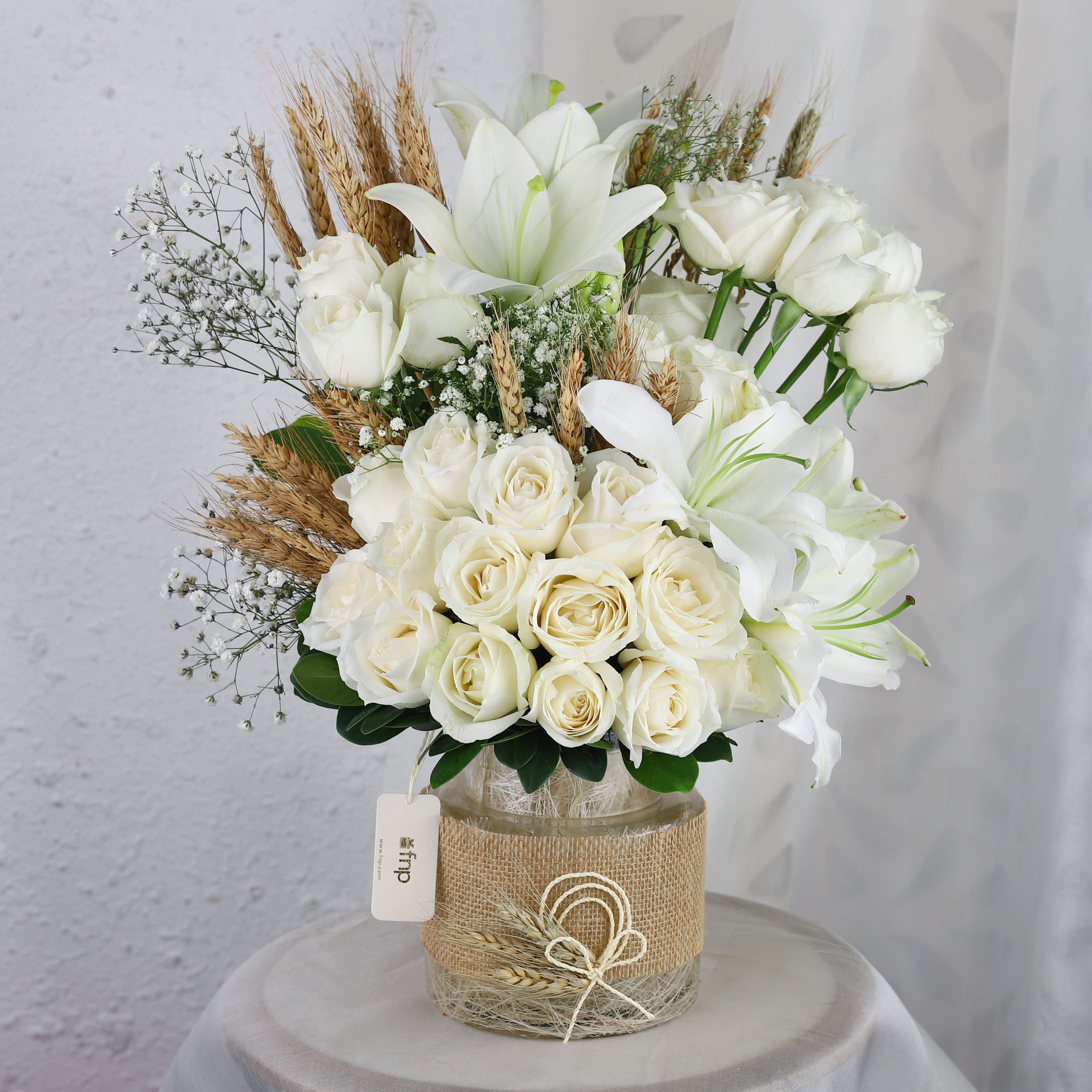 heavenly-white-flowers-arrangement_1.jpg