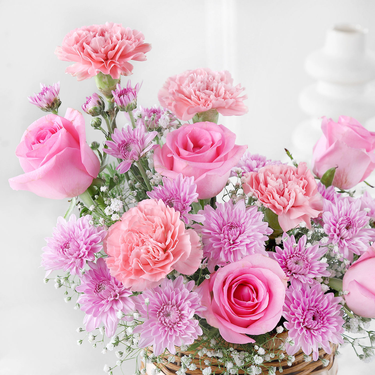 hues-of-nature-carnations-n-roses-basket_2.jpg