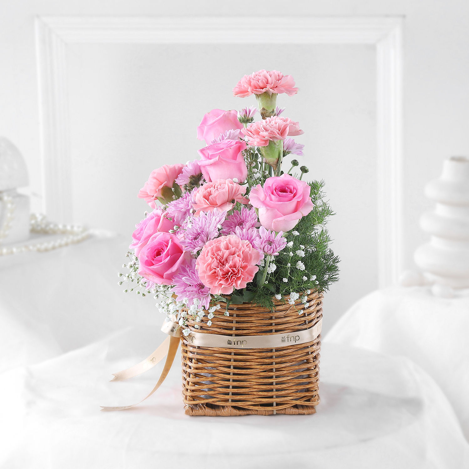 hues-of-nature-carnations-n-roses-basket_4.jpg