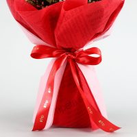 magical-love-red-roses-bouquet-truffle-cake_5.jpg