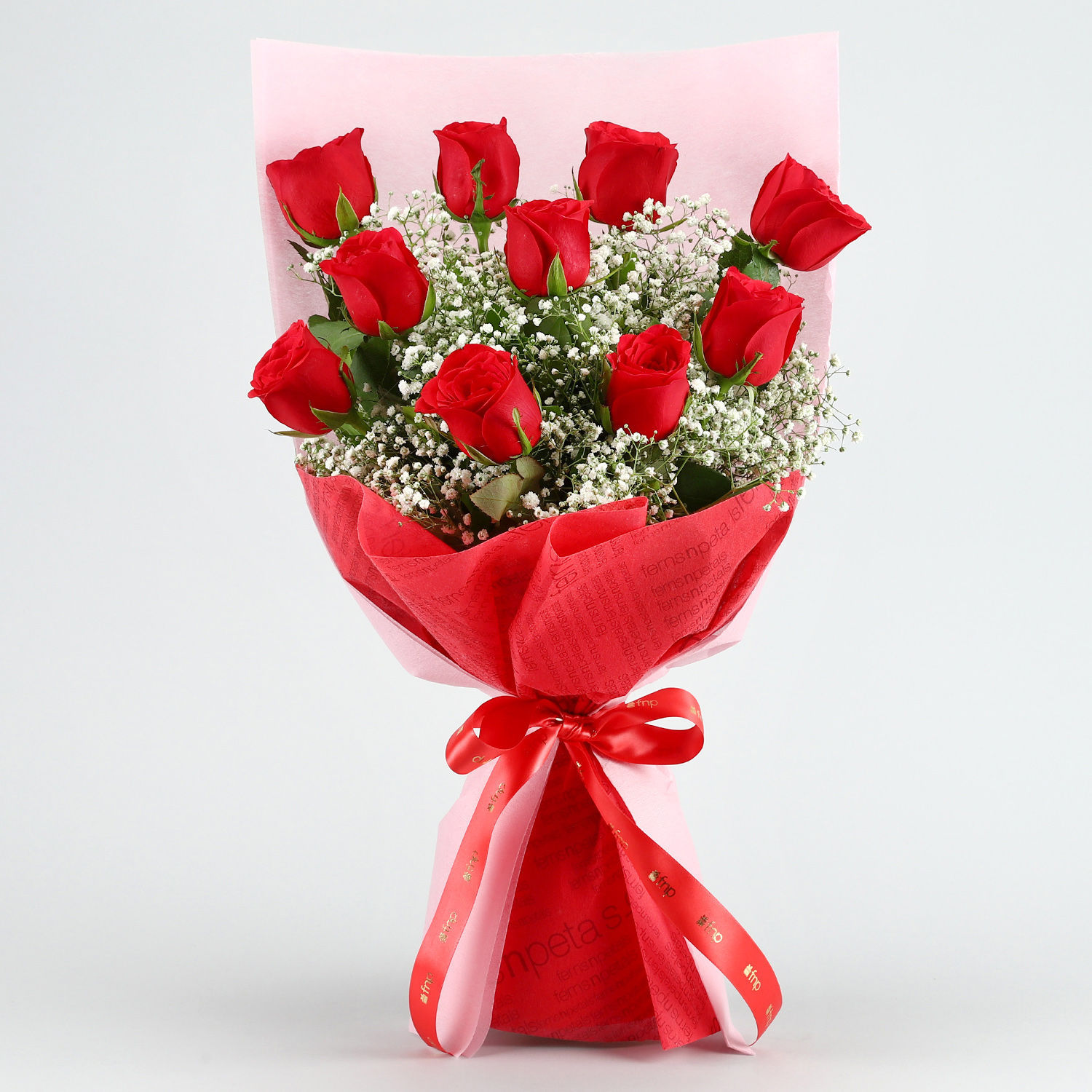 magical-love-red-roses-bouquet-truffle-cake_6.jpg