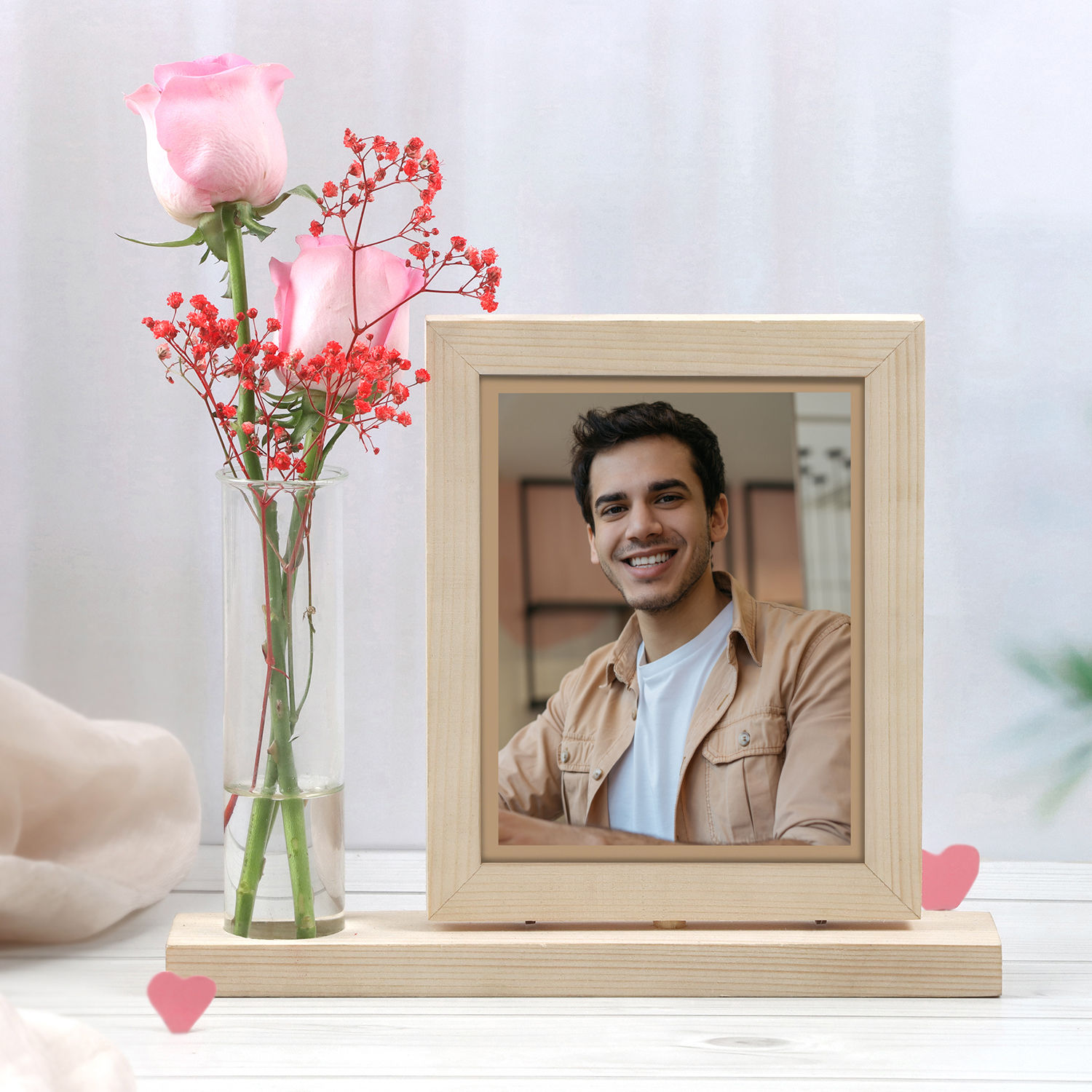 personalised-photo-frame-with-blushing-roses-for-aries_2.jpg