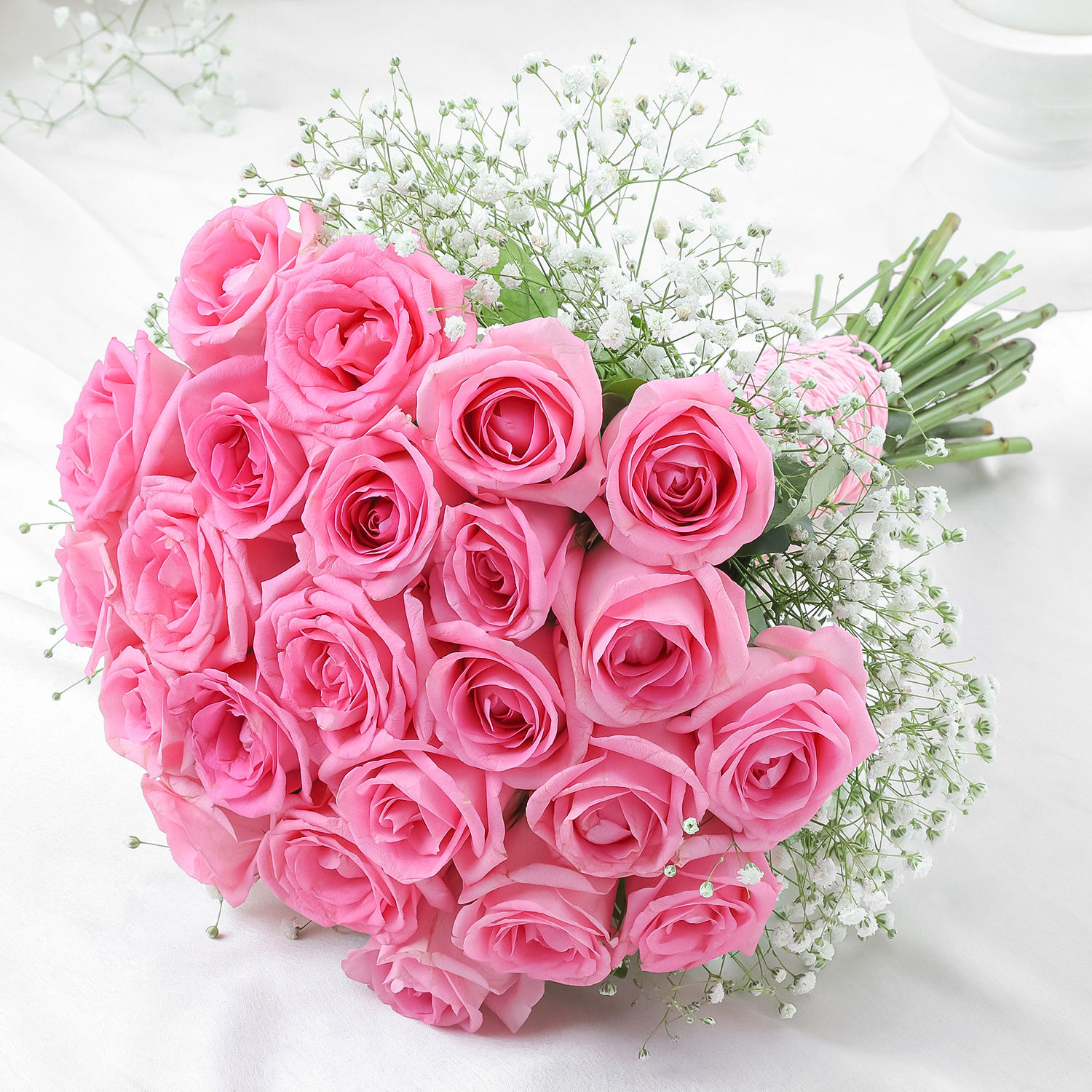 romantic-blush-rose-bouquet_3.jpg