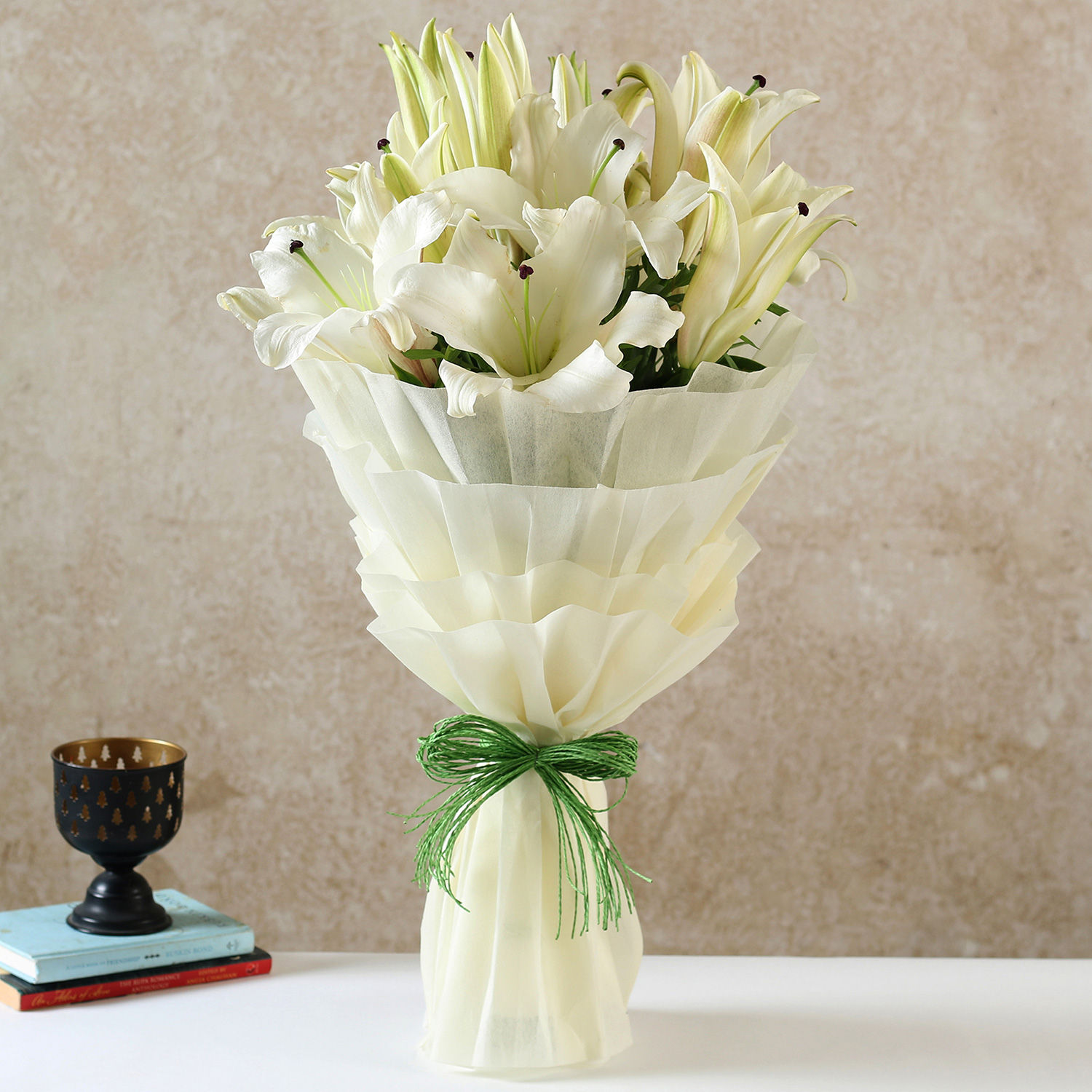 serene-white-oriental-lilies-bouquet_1.jpg