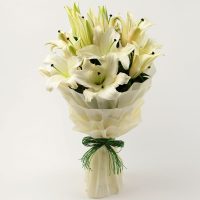 serene-white-oriental-lilies-bouquet_4.jpg