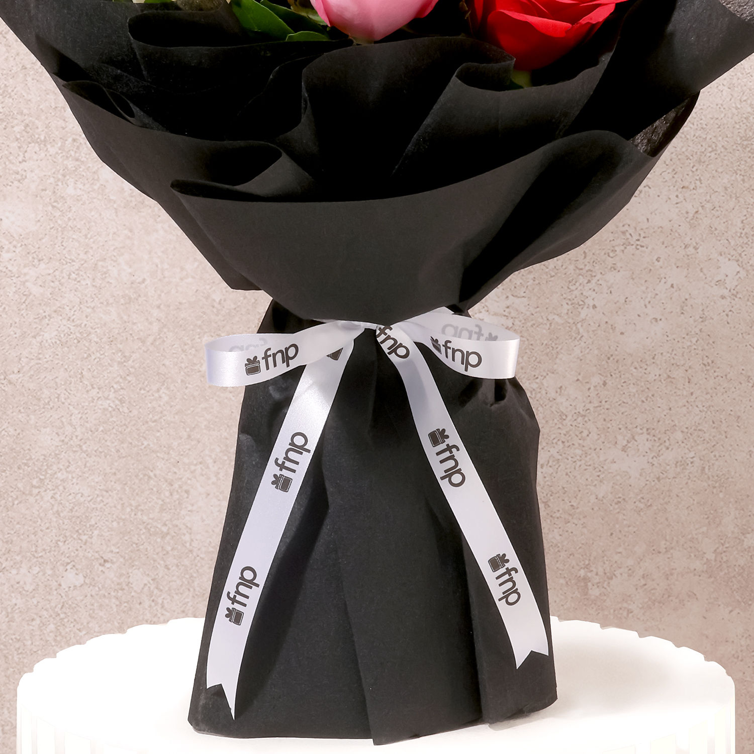 special-8-mixed-roses-bouquet_3.jpg