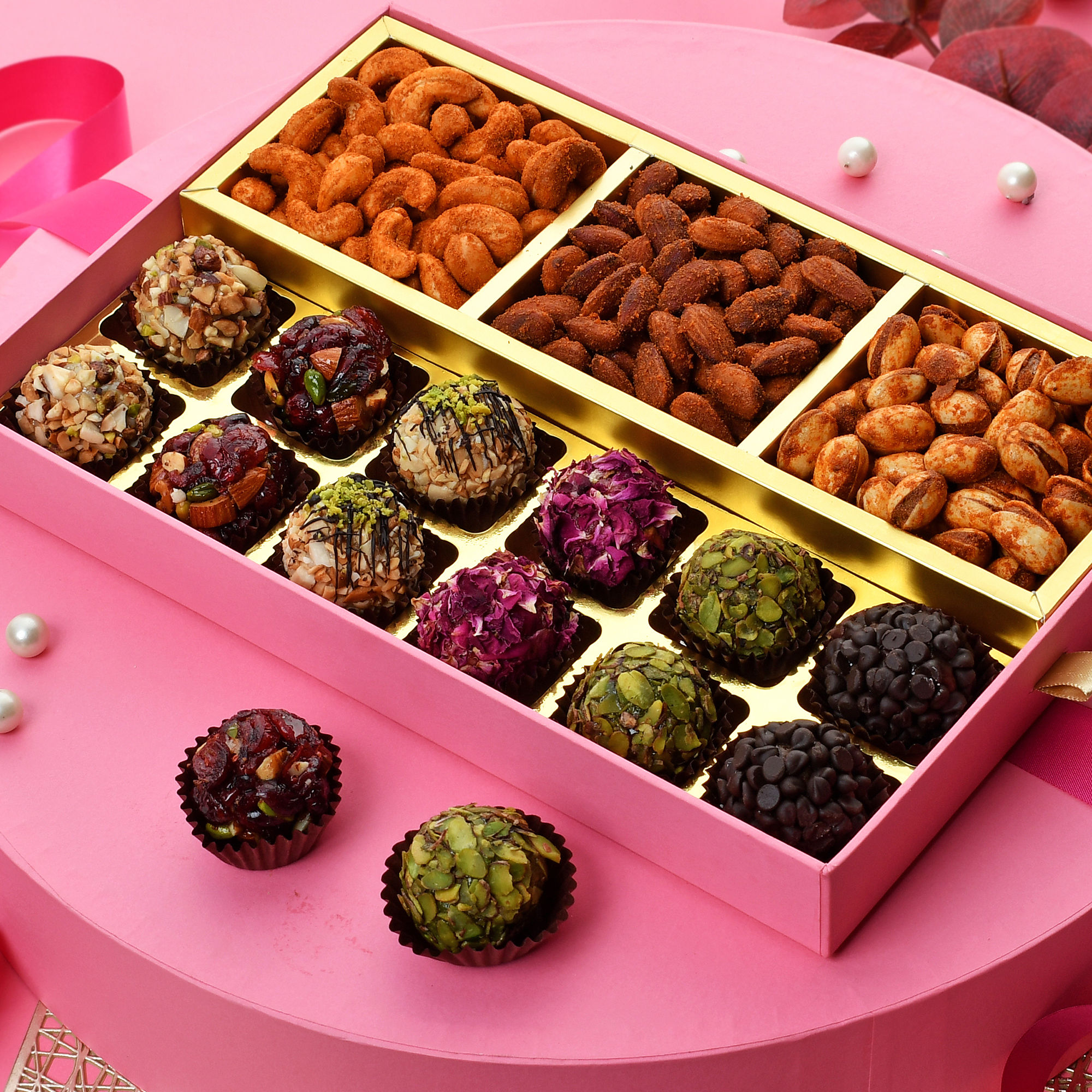 the-house-of-treat-nuts-n-laddoo-selection-hamper_2.jpg