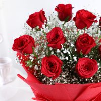 timeless-love-red-roses-bouquet-chocolate-cake_3.jpg