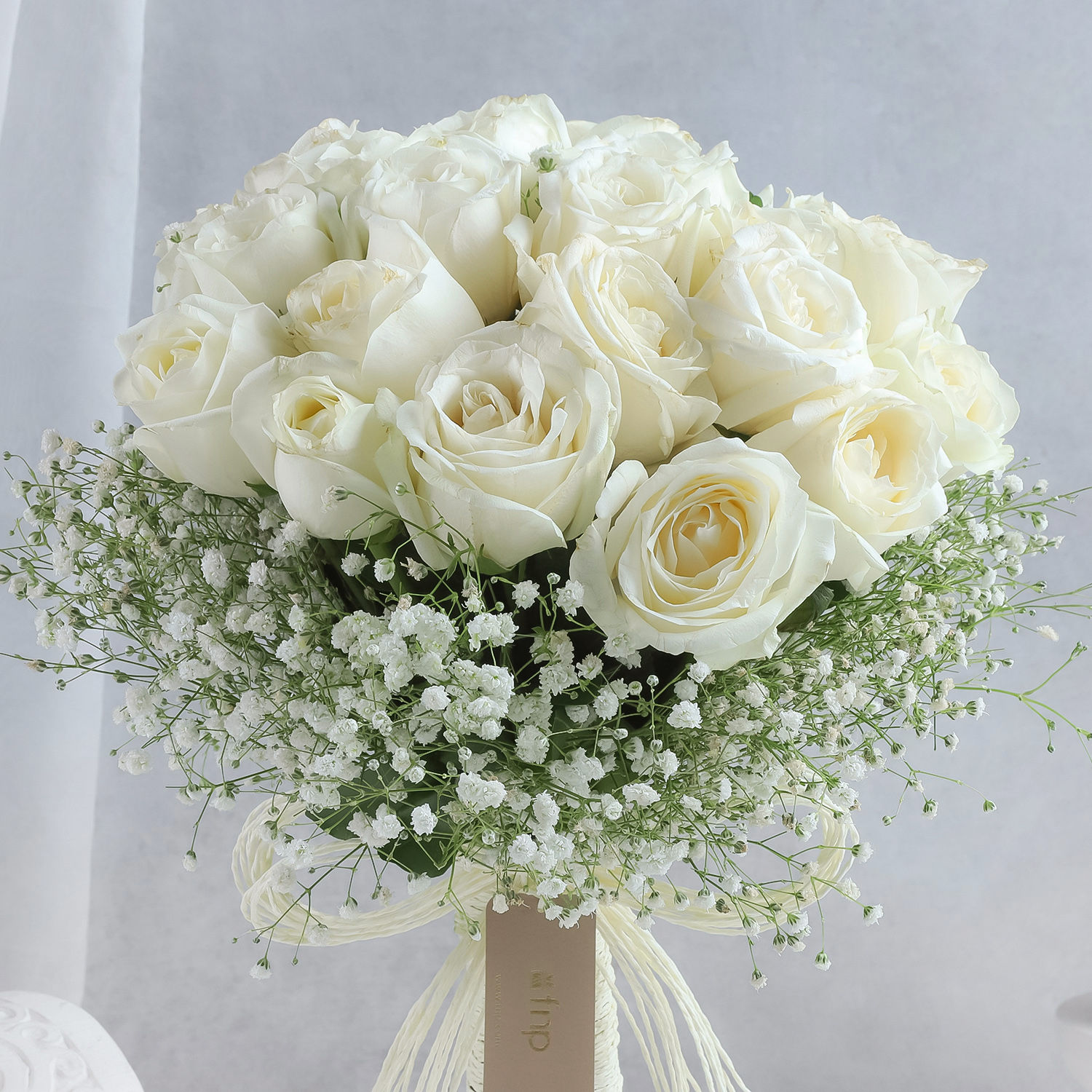 whispers-of-white-and-blooms_6.jpg